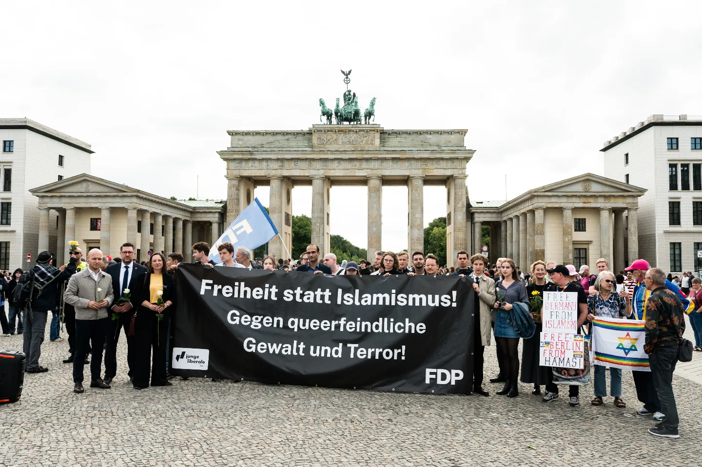 Gedenkveranstaltung nach dem islamistischen Terroranschlag auf den Berliner CSD